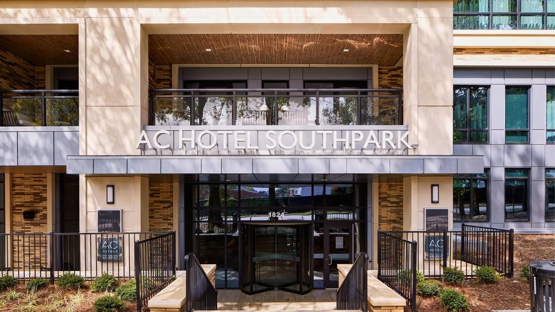 Ac Hotel By Marriott Charlotte Southpark 4*,